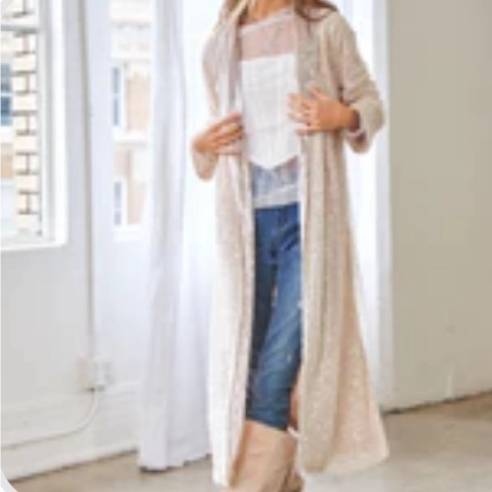 Sz S. NWOT Pink sequined Duster. Perfect for the holidays or anytime.